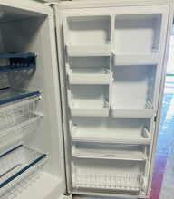 Load image into Gallery viewer, A Stand Up Freezer 20 c u f t
