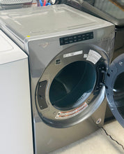 Load image into Gallery viewer, Whirlpool Electric King Size Dryer
