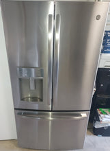 Load image into Gallery viewer, A GE Bottom Freezer
